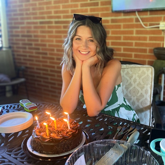 Meet your Posher, Hope - Picture 1 of 1